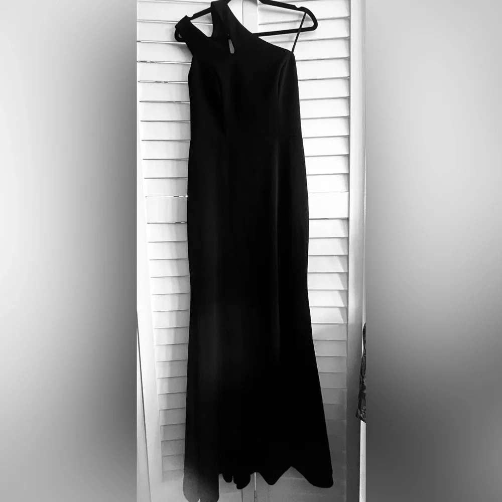Xscape Women's Off Shoulder Cutout Gown Black Dress Size 8 Front Pleat - Picture 1 of 8
